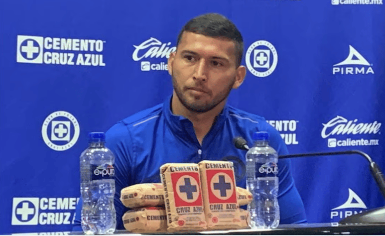 Autoridades de Paraguay piden extradición de esposa de Juan Escobar, capitán del Cruz Azul