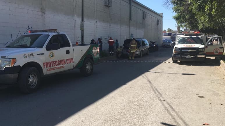 Usuarios del cajero de un conocido banco, que se encontraba cercano al lugar, dieron aviso a las autoridades. (EL SIGLO DE TORREÓN)