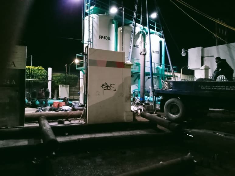 Dan mantenimiento al equipo de bombeo del Pozo 24 para garantizar suministro de agua en la ciudad de Gómez Palacio. (EL SIGLO DE TORREÓN)