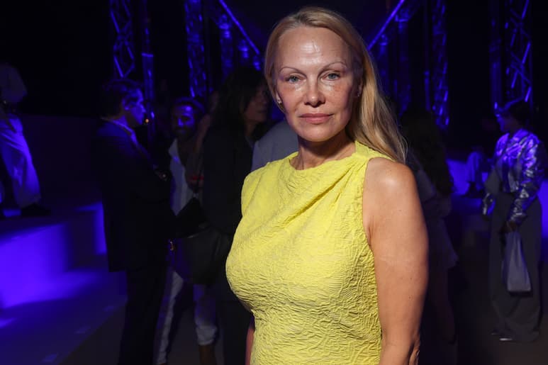 Por esta poderosa razón Pamela Anderson le dijo adiós al maquillaje