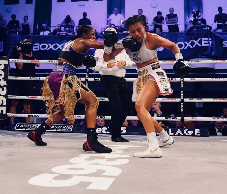 Vence Dubois a 'La Tormenta' para quedarse con el título