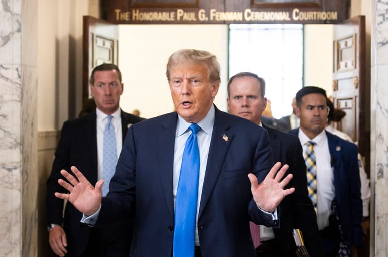 En Florida se enfrenta a la Justicia por haberse llevado a su mansión en Mar-a-Lago papeles clasificados cuando dejó la Casa Blanca en enero de 2021. (JUSTIN LANE / POOL)