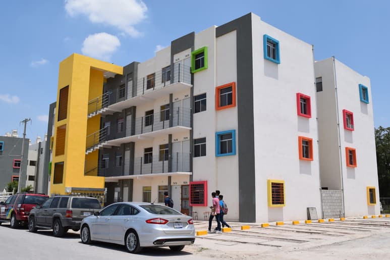 En la zona norte de Torreón ya se cuenta con varias torres de departamentos de reciente creación. (ARCHIVO)