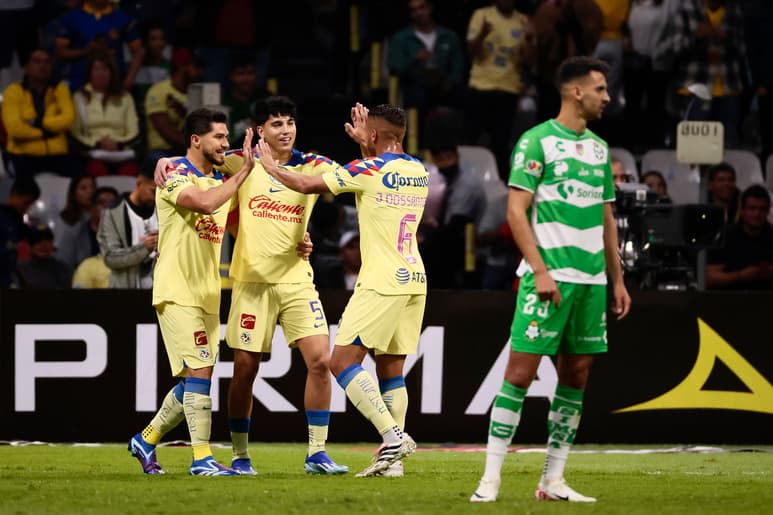 Los Guerreros no supieron mantener una ventaja tempranera y terminaron cayendo 4-3 ante América en un duelo de muchas emociones. (EFE)