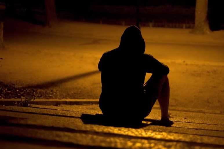 La tormenta perfecta es quienes viven solos y no reciben ni siquiera una vez al mes la visita de familiares o amigos: su riesgo de muerte prematura es un 39% más elevado.