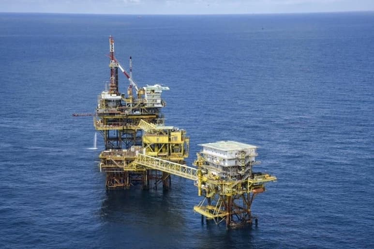 Pemex ha realizado esfuerzos para revertir la tendencia de caída de la producción que se observaba hasta 2018. (X)