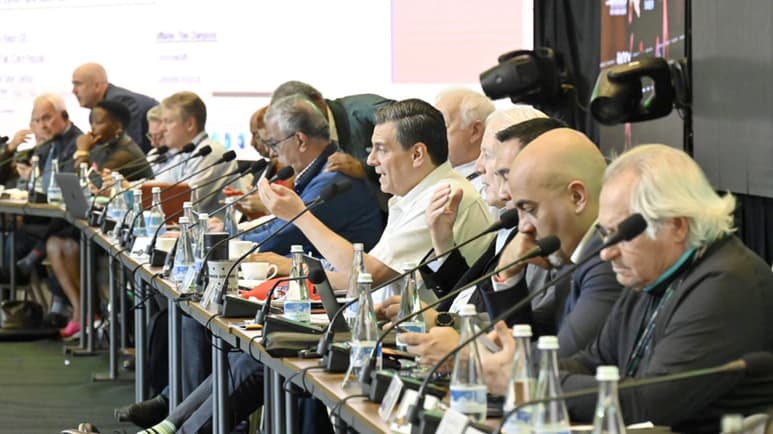 Sesión de Clasificaciones Top 15 en Convención Anual de boxeo