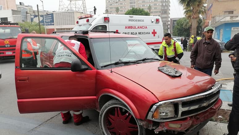 Los hechos ocurrieron la mañana del miércoles en la intersección de la calle Treviño y avenida Juárez del sector Centro de Torreón.
