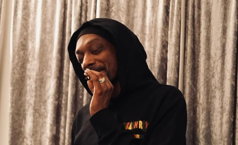 Snoop Dogg anuncia que dejará de fumar y sus fanáticos creen que es una broma