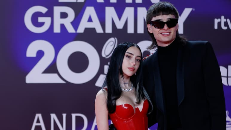 Peso Pluma y Nicki Nicole aparecen juntos en los Latin Grammy 2023 y anuncian sorpresa