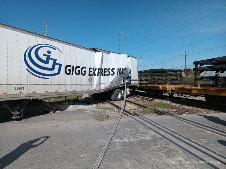 Fue al Sistema Estatal de Emergencias 911 a donde se reportó el accidente. (EL SIGLO DE TORREÓN)