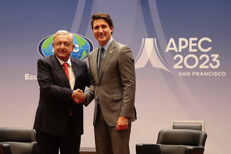 El encuentro fue celebrado en los márgenes del Foro de Cooperación Económica Asia-Pacífico. (EFE)