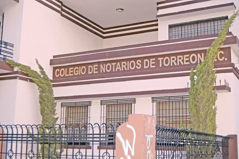 En total son 63 personas las que el gobernador propuso para que se les otorgue el fiat notarial.