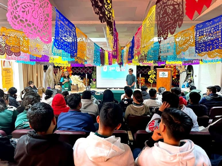 Con pláticas, atienden problemáticas de los jóvenes. (EL SIGLO DE TORREÓN)