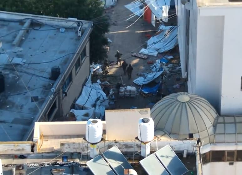 Se estima que unas 300 personas permanecen dentro del hospital Shifa, entre pacientes críticos y personal médico. (ARCHIVO)