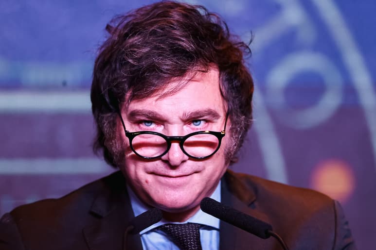 El presidente electo señaló que el Gobierno de Alberto Fernández está 'dejando una economía destruida'. (EFE)