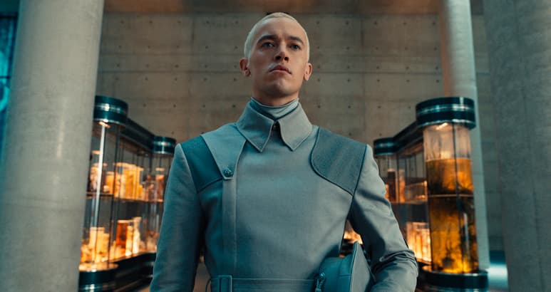 En esta imagen proporcionada por Lionsgate, Tom Blyth en una escena de 'The Hunger Games: The Ballad of Songbirds and Snakes'. (Lionsgate vía AP)