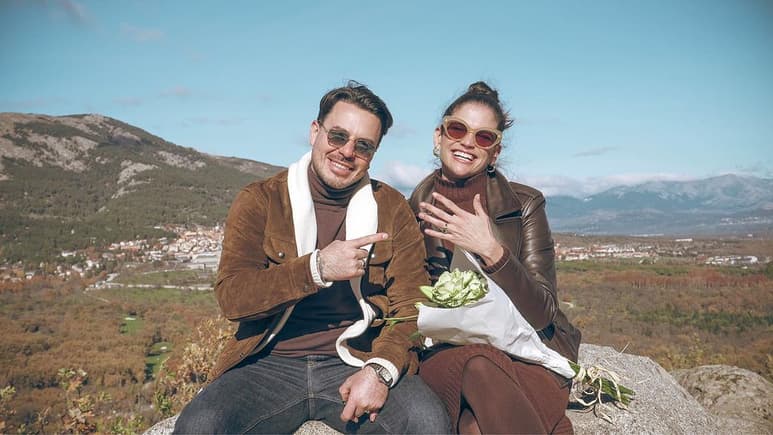 Natalia Jiménez compartió en sus redes sociales un gran acontecimiento en su vida, pues acaba de comprometerse con su novio y manager, Arnold Hemkes. FOTO: Instagram