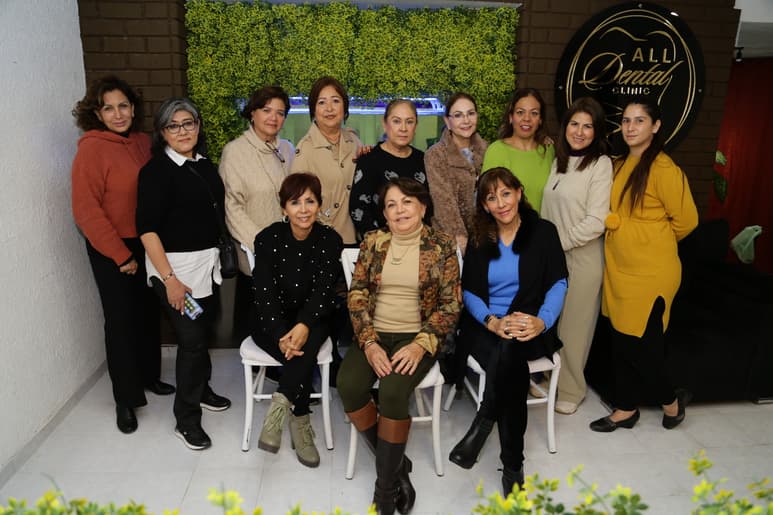Integrantes del Club de Jardinería Alhelí durante su reunión mensual (EL SIGLO DE TORREÓN/ENRIQUE CASTRUITA)