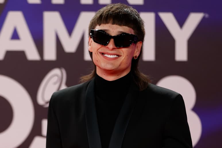 El cantante mexicano Peso Pluma ha entrado en la lista '30 under 30' de la revista Forbes, en la que se reconoce el talento y las iniciativas de jóvenes de menos de 30 años en diferentes ámbitos, como la música, las redes sociales o la tecnología. EFE/Jorge Zapata