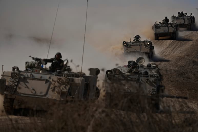 Autoridades israelíes liberaron a 30 presos palestinos durante las primeras horas de este viernes. (AP)