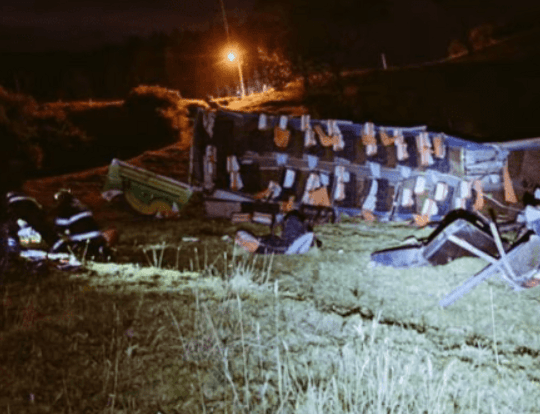 Al sitio del percance acudieron un total de 11 ambulancias. (ESPECIAL)