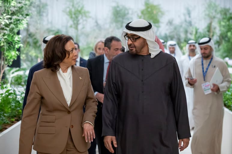 Kamala Harris se encuentra en Dubái para participar en la Cumbre del Clima COP28. (EFE)
