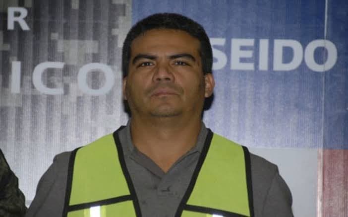 El hoy detenido era el líder del grupo delictivo “Los Salazar”, el cual integraba junto con su padre Adán Salazar Zamorano, quien fue extraditado al país vecino el 18 de agosto de 2023. (X)