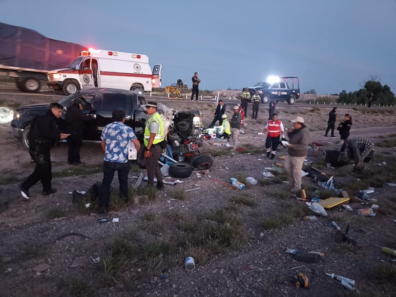 Volcadura en la carretera Gómez Palacio-Jiménez. (EL SIGLO DE TORREÓN)