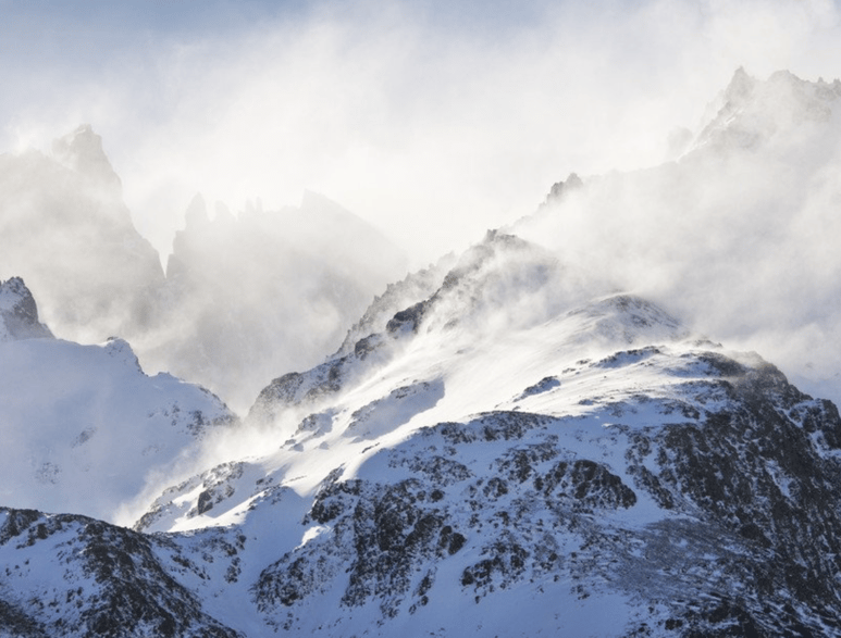 Ubicado en el límite entre Argentina y Chile en los Andes Centrales, el Cerro Marmolejo es uno de los picos más altos de la cordillera, con una altura de 6 mil 108 metros sobre el nivel del mar. (ARCHIVO)