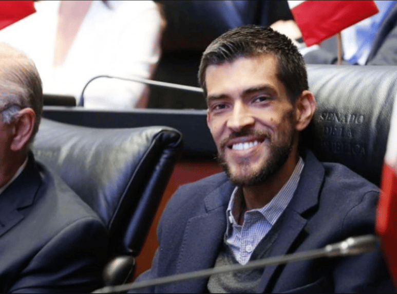 El exgobernador de Morelos, Marco Adame, informó el deceso de su hijo, quien en días pasados entró a cuidados paliativos por el cáncer que padecía. (X)
