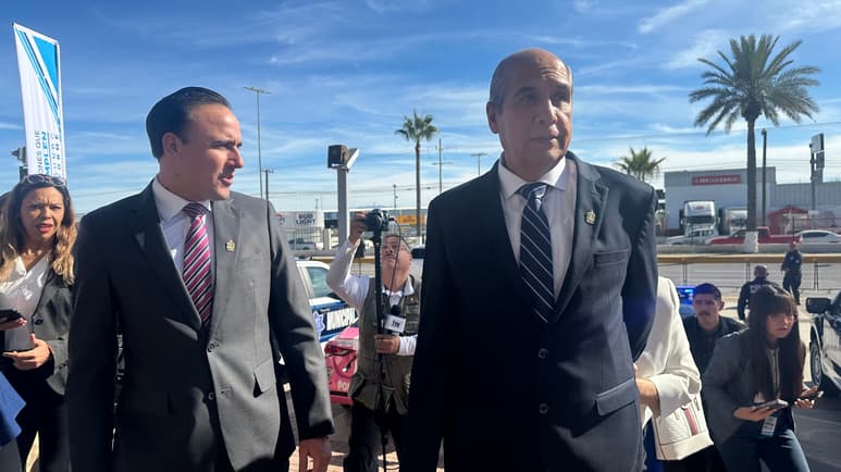 Entre los invitados especiales de destacó el gobernador Manolo Jiménez Salinas y diversos funcionarios estatales y de la clase política.