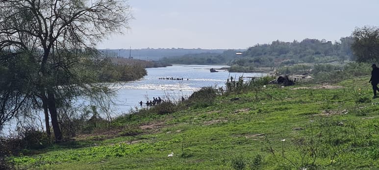 Patrulla Fronteriza tiene una capacidad de atender de mil a mil 200 personas migrantes por día. (RENÉ ARELLANO)
