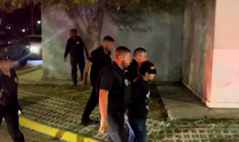 El jueves por la tarde personal de la Agencia de Investigación Criminal realizó un cateo en un domicilio de Ciudad Frontera. (SERGIO A. RODRÍGUEZ)
