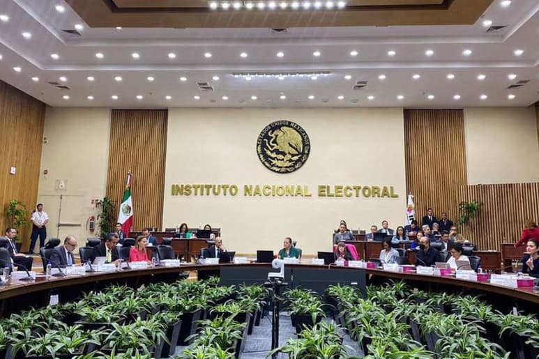 Sesión del INE. (ARCHIVO)