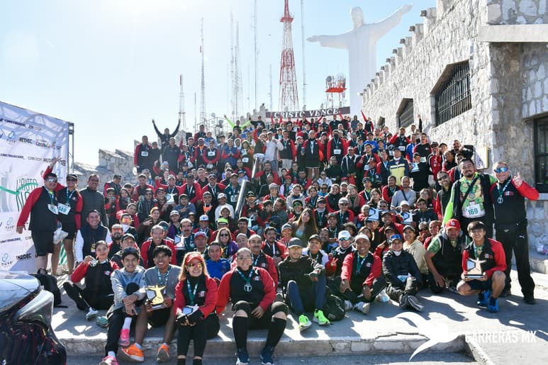 Al rededor de 700 atletas participaron en la Carrera Atlética 7 K Cristo de las Noas