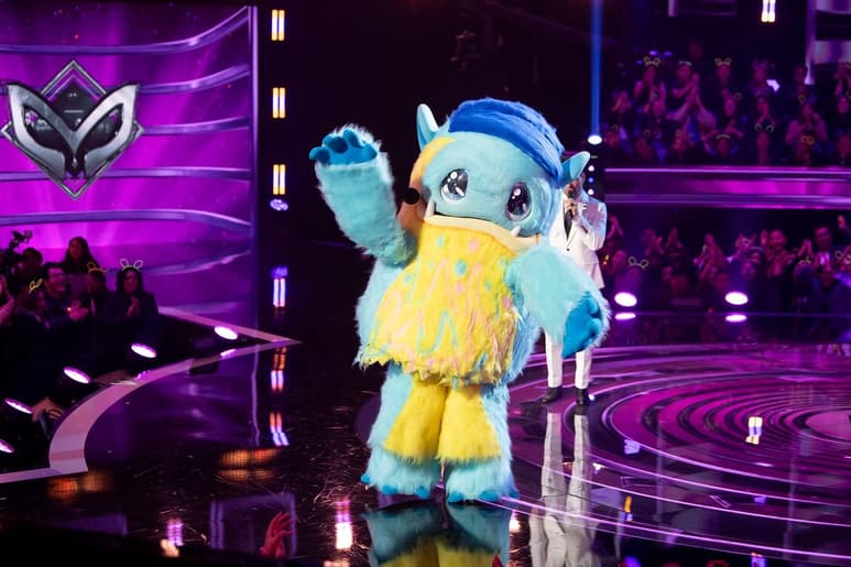 En el primer duelo se enfrentaron Jaguar y Dientes, fue el primero quien avanzó a la final, mientras que Dientes tuvo que revelar su identidad, confirmando que detrás de la máscara estaba Paul Stanley.