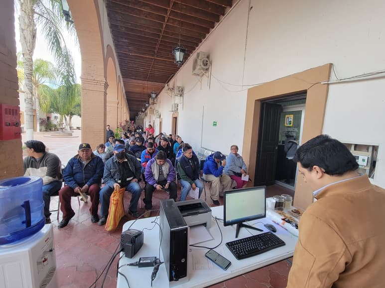 Acuden ciudadanos cumplidos a pagar Impuesto Predial en Lerdo. (EL SIGLO DE TORREÓN)