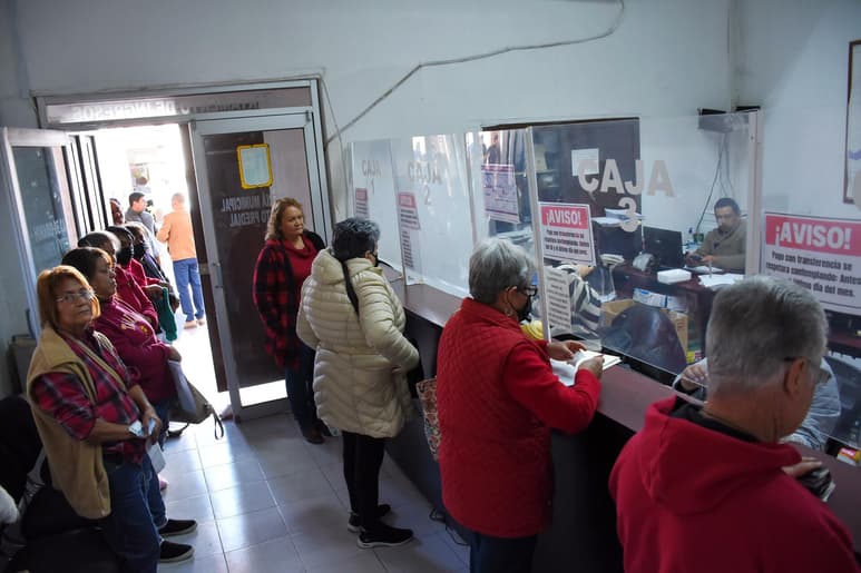 Además de las cajas de Tesorería, Predial, y los módulos multipago del boulevard Las Cruces y las cinco villas, el pago del Impuesto Predial puede realizarse a través del sitio web o la app.