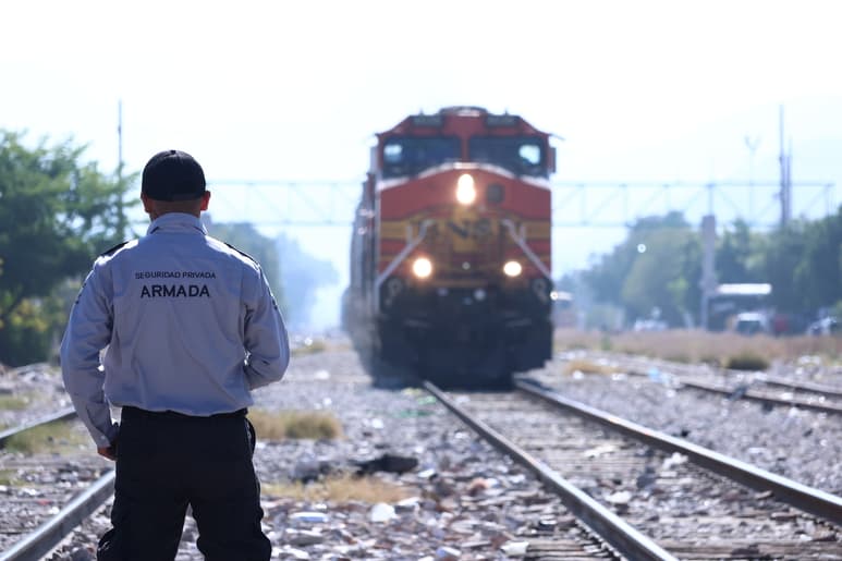 La joven Cadmiel ha tenido que atravesar distintos desafíos como ser asaltada y extorsionada por la Guardia Nacional. (FOTOGRAFÍAS: VAYRON INFANTE)
