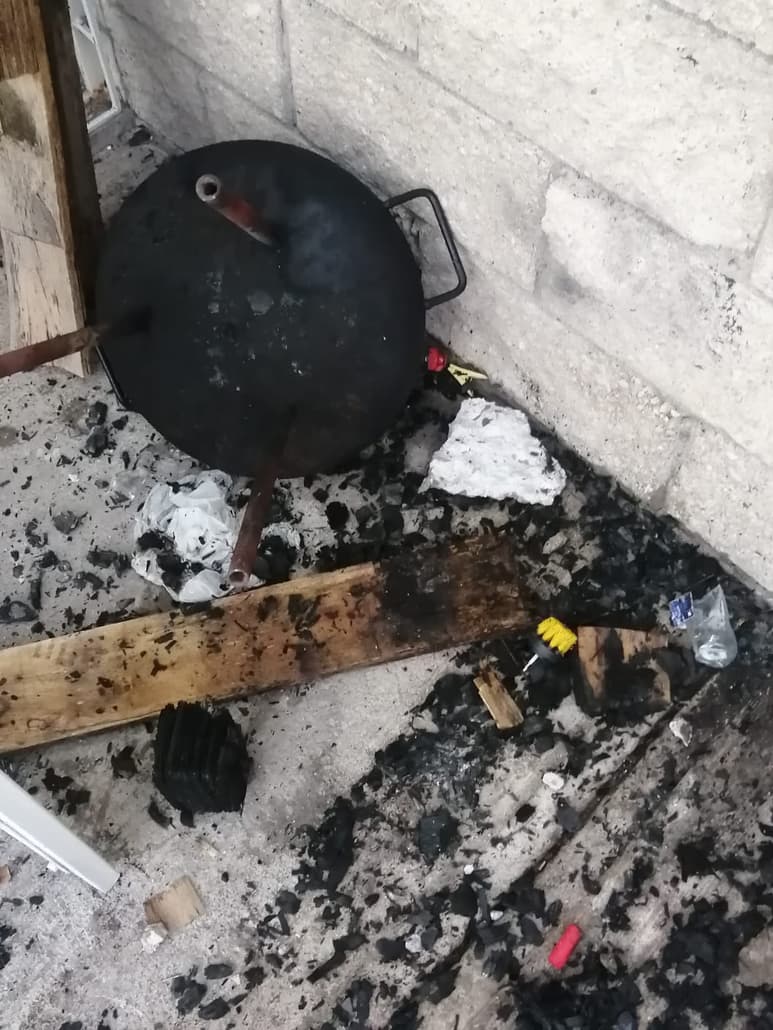 Al cocinar pescados, militar sufre quemaduras de segundo grado