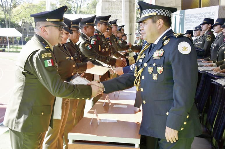 Sedena celebró la ceremonia de condecoraciones.