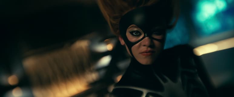 En la trama, 'Cassandra Webb' (Dakota Johnson) es una paramédica en Manhattan que podría tener habilidades clarividentes. (CORTESÍA)