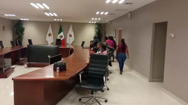 Confían extrabajadores de VU Manufacturing que SETRA le ayudará a resolver su situación laboral
