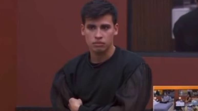 El influencer Pedro Figueira Álvarez, mejor conocido como La Divaza no soportó la presión de estar nominado por primera vez dentro del reality 'La casa de los famosos' de Telemundo y rompió en llanto.