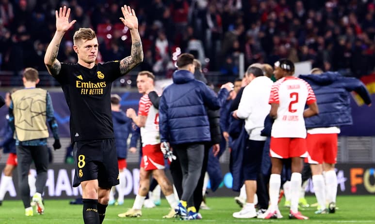 Toni Kroos celebra victoria del partido de octavos de final de la Champions League.