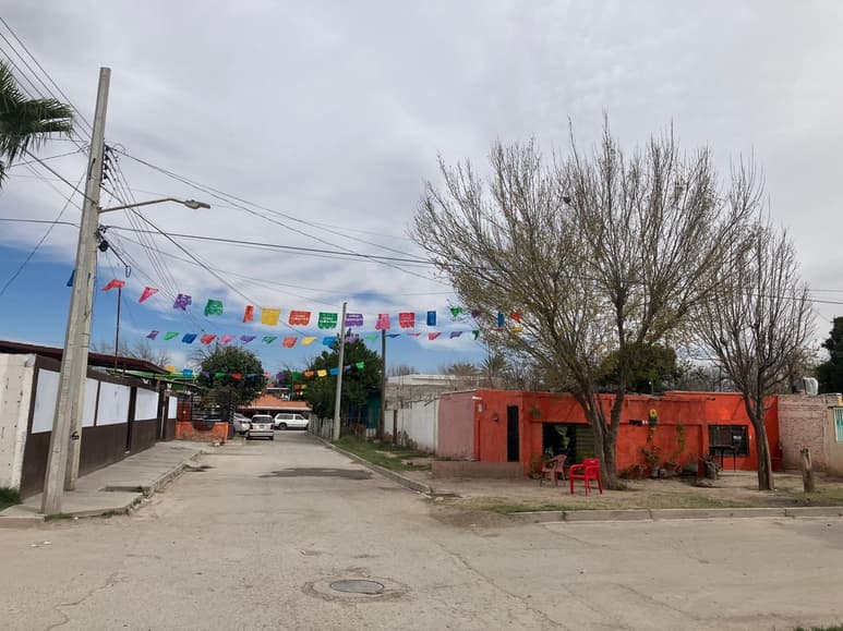 Las calles afectadas son Pino Suárez y Emiliano Zapata, donde se concentra el agua cuando llueve. (EL SIGLO DE TORREÓN)
