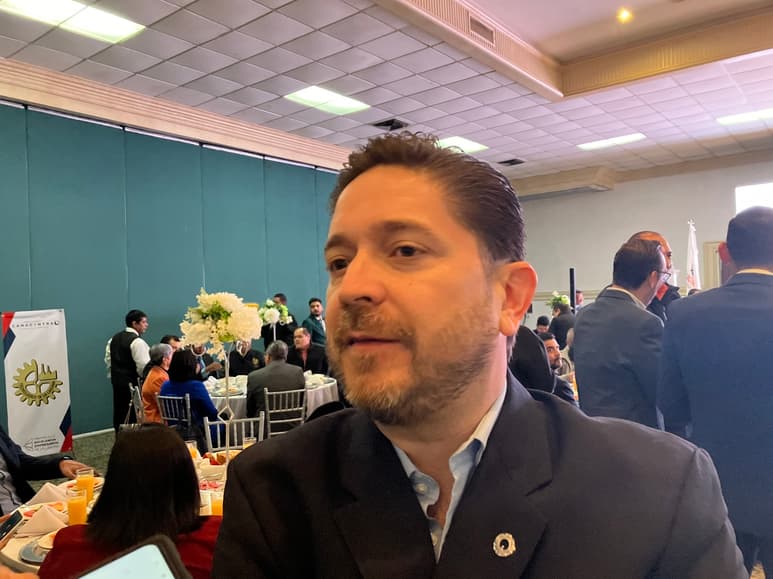Pedro Aguirre es el nuevo presidente de Canacintra Gómez Palacio; sucede a Alfonso Montellano.
