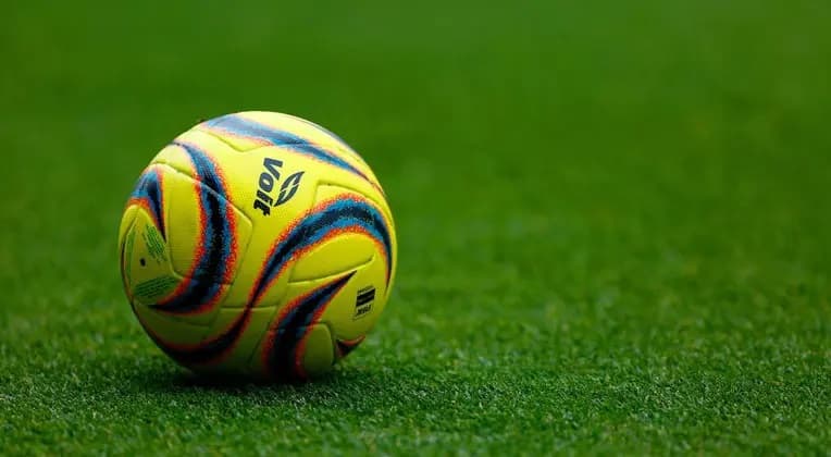 Balón de futbol (ESPECIAL)