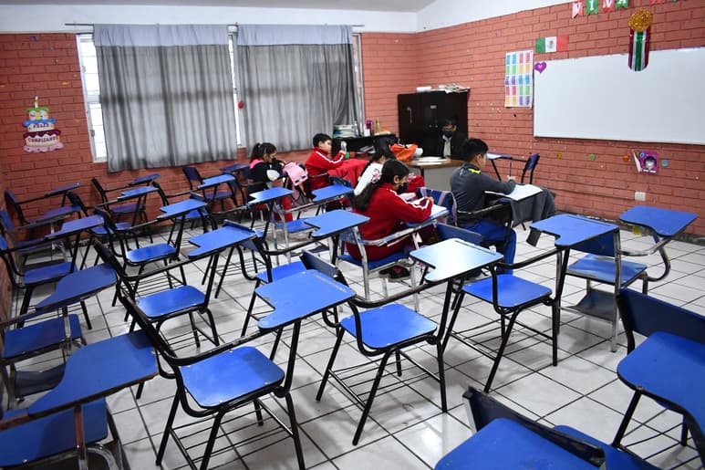 La lluvia provocó que muchos padres y madres de familia no enviarán a sus hijos a clases; las faltas serán justificadas. (FERNANDO COMPEÁN / EL SIGLO DE TORREÓN)